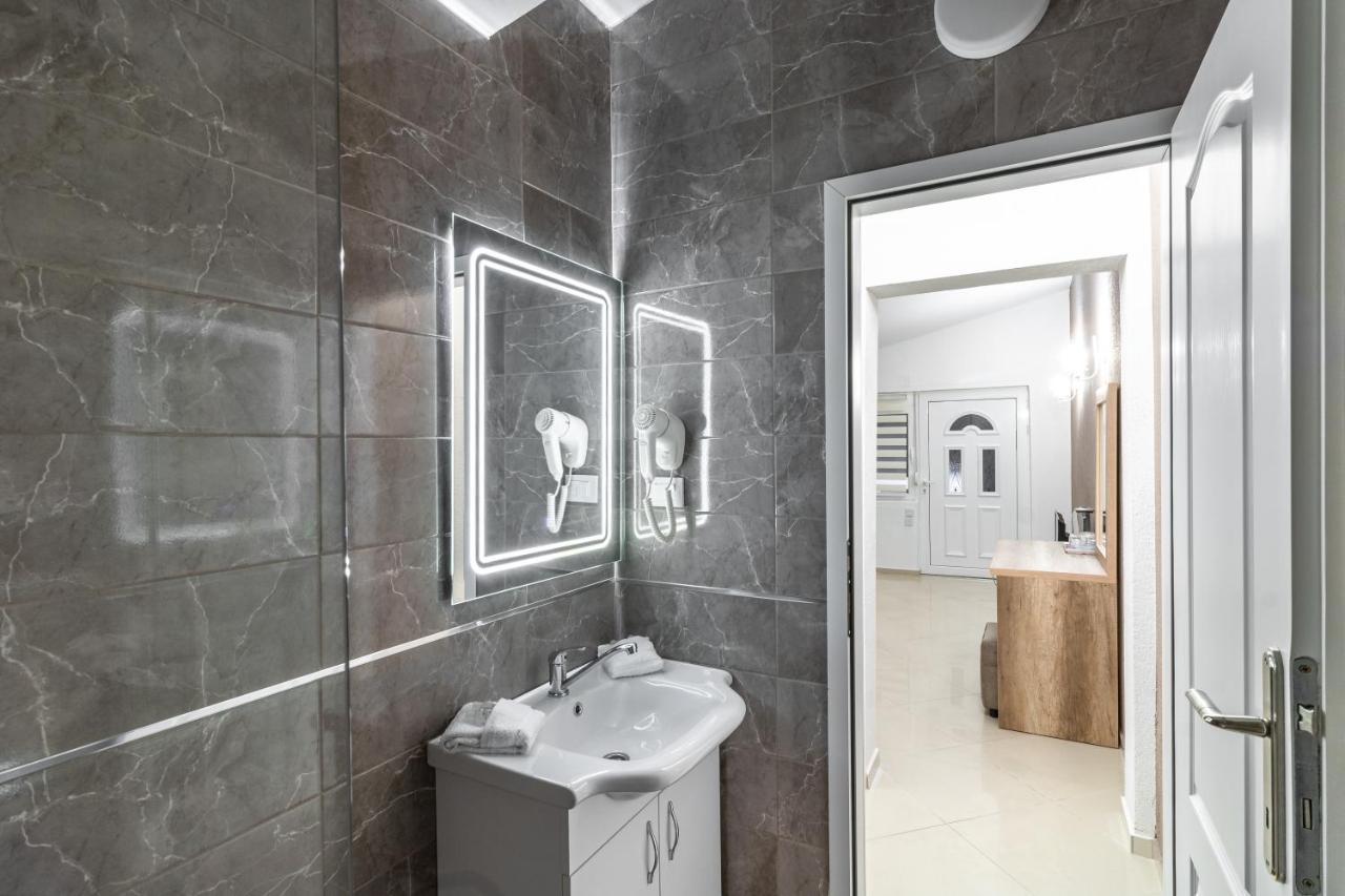 Apart-Hotel Prestige Ulcinj Zewnętrze zdjęcie